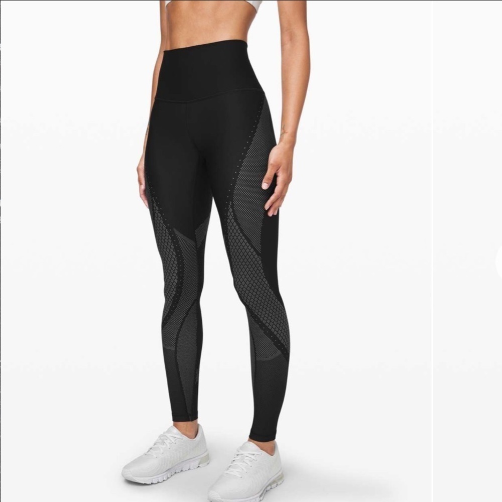 Lululemon Mapped Out High-Rise Tight 28"
Black / Glacier Grey - Picture 1 of 12